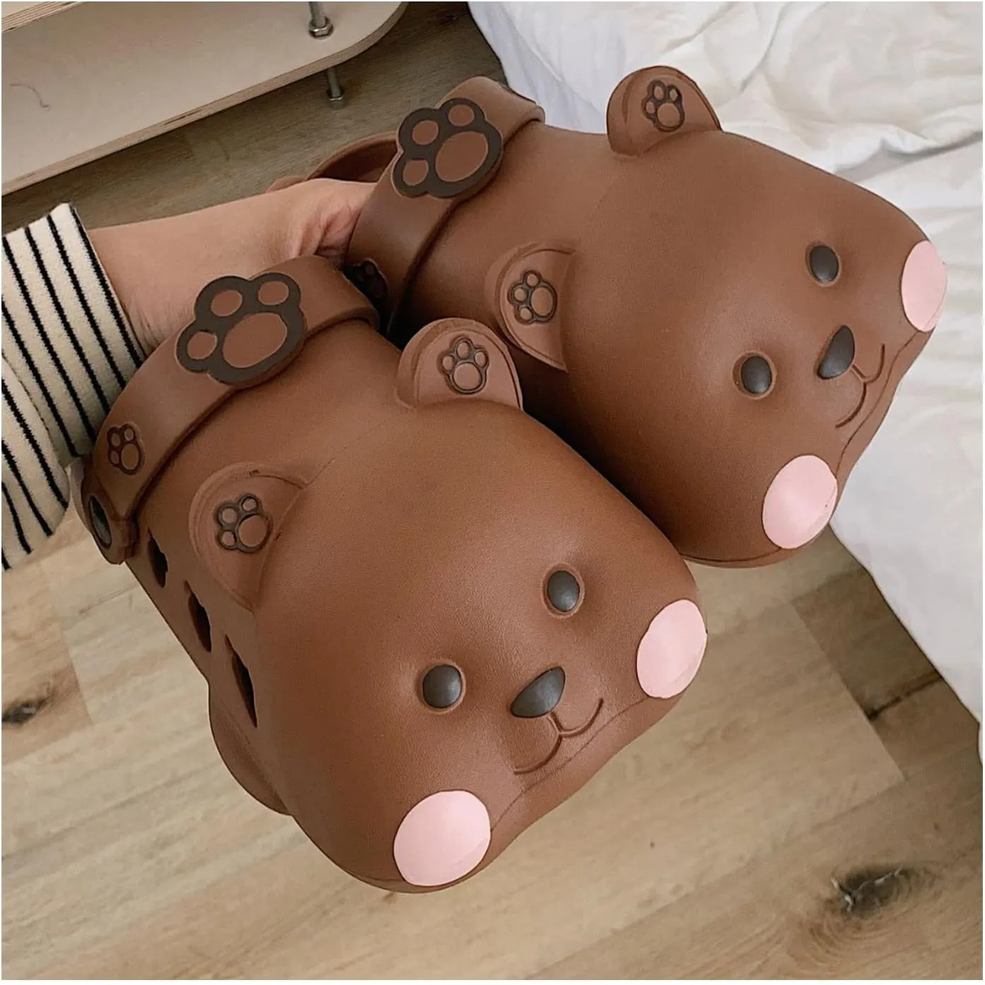 Aoakva Kawaii Slippers Kawaii Clogs Mules for Girls Women Cute Bear Summer Shower Slippers Non-Slip Beach Shoes EVA Soft Durable