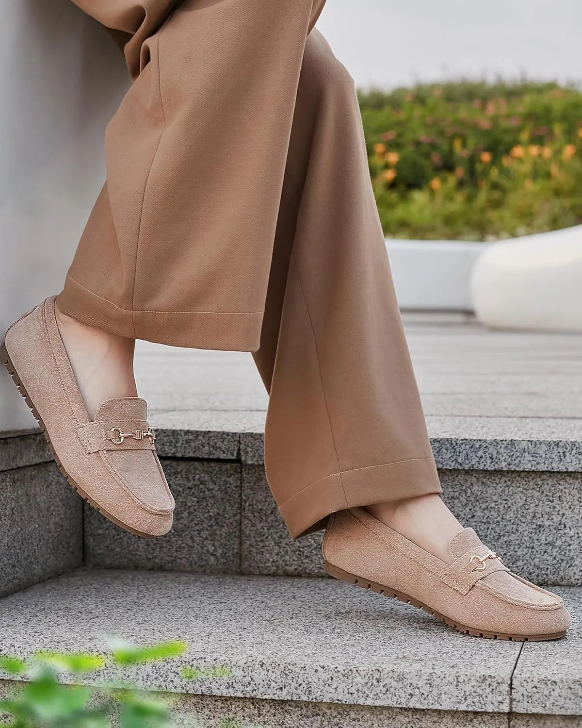 BGSTGUDS Women's Wide Loafers Shoes Cute Dressy Shoes Ladies Comfort Slip Ons Work Shoes