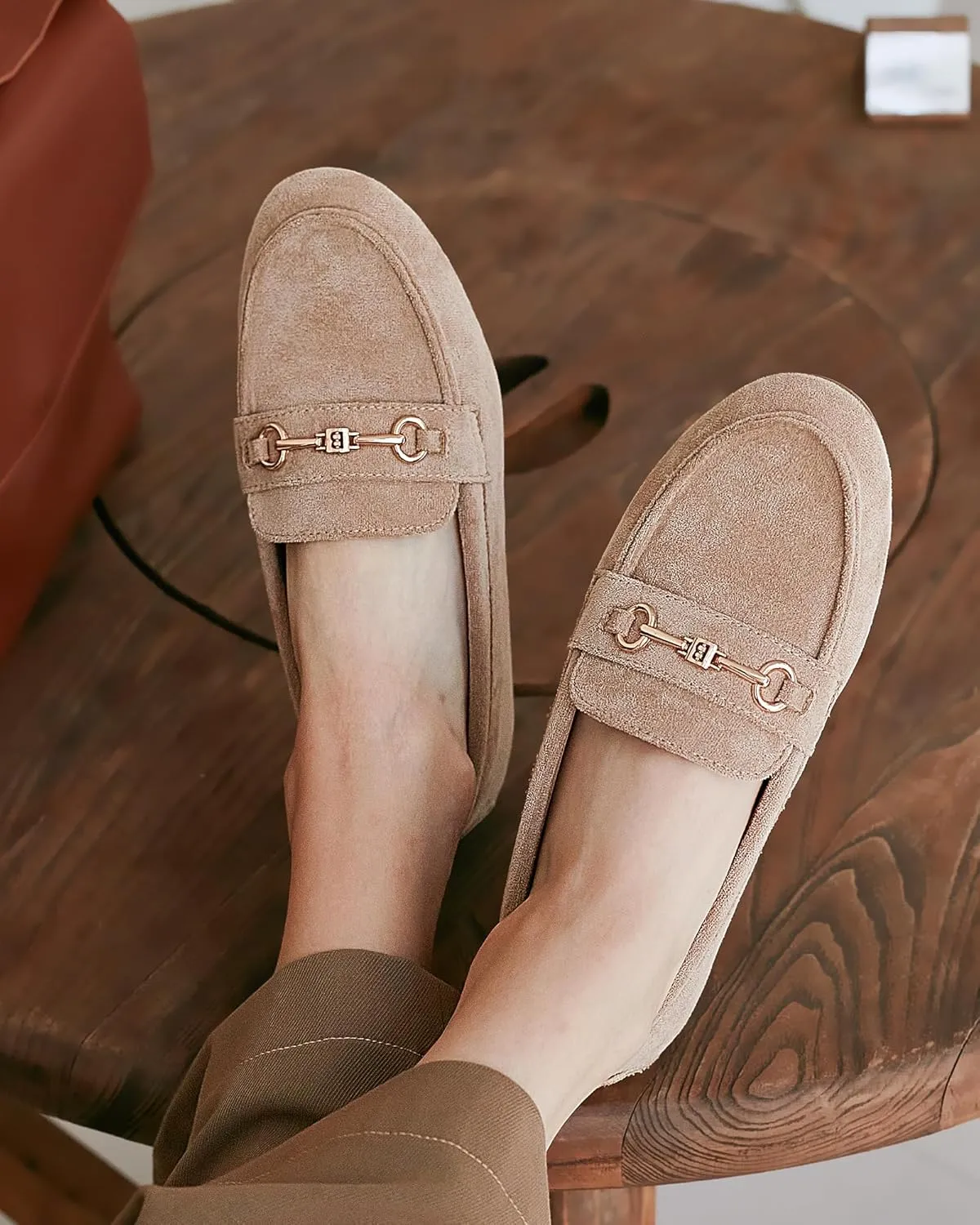 BGSTGUDS Women's Wide Loafers Shoes Cute Dressy Shoes Ladies Comfort Slip Ons Work Shoes