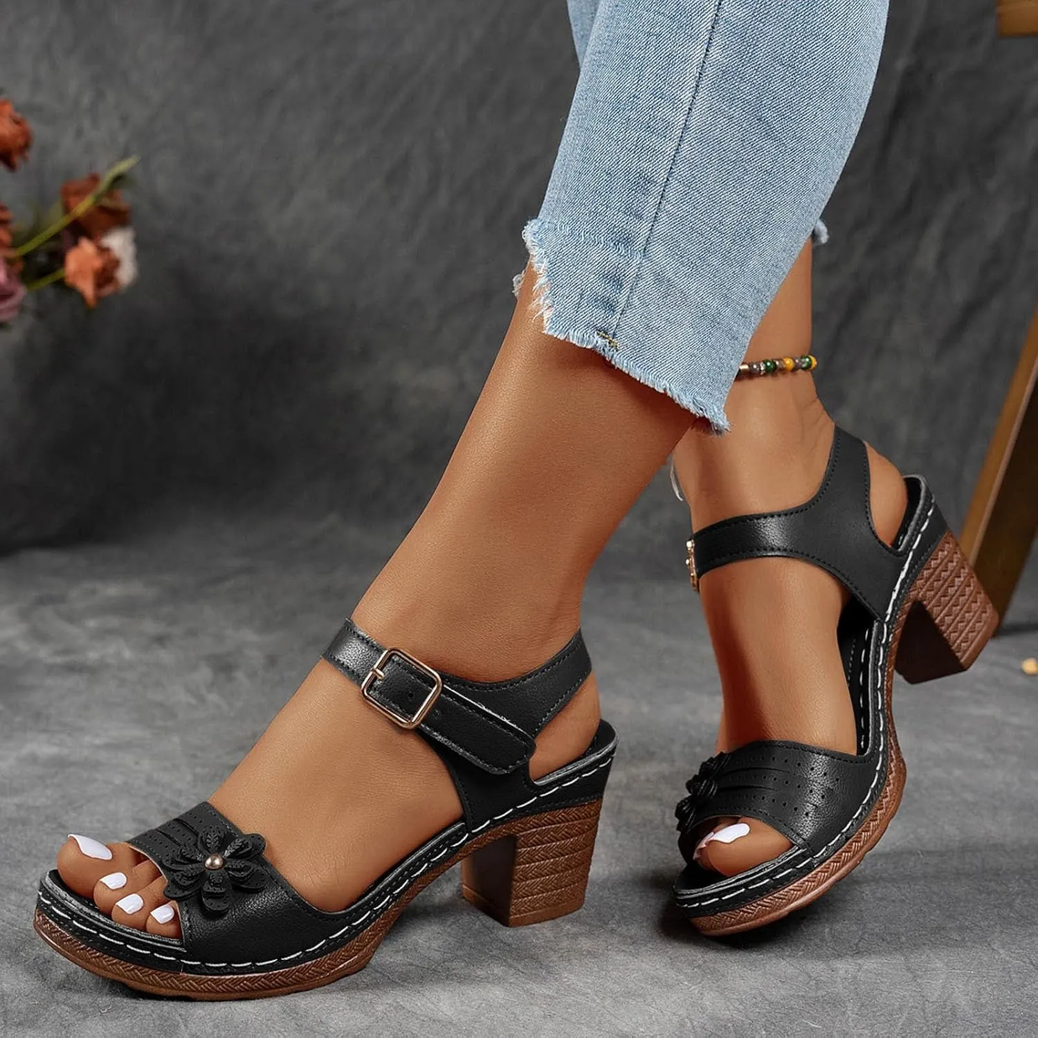 Chunky Heel Fish Mouth Women's Shoes Fashionable Casual Flower Hollow Outdoor Beach Sandals Women Hiking Wide