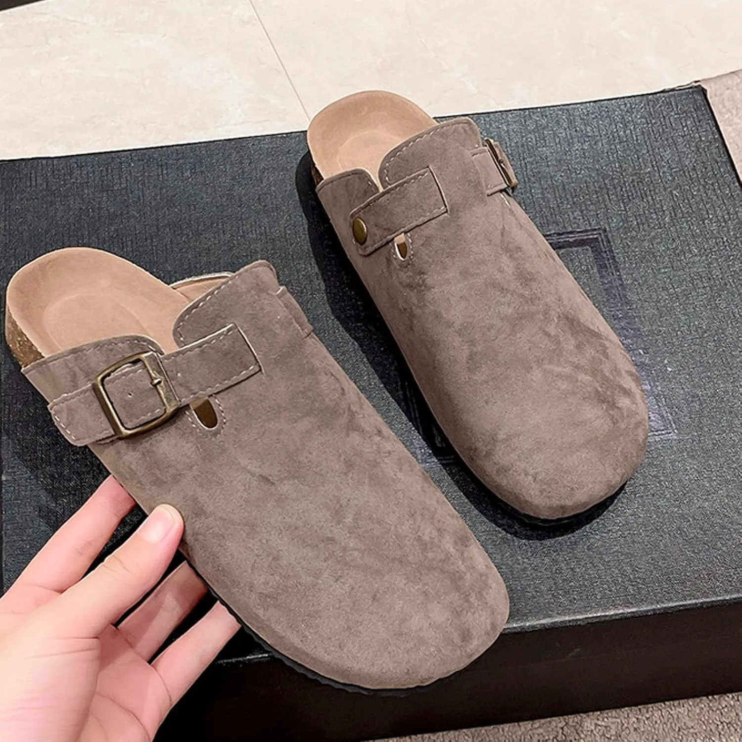 Clogs Slippers Mules House Slippers Corrective shoeswith Arch Support Adjustable Buckle Sandals Suitable for Men Women with Soft Padded Cork Like Insoles Round Toe Shoes
