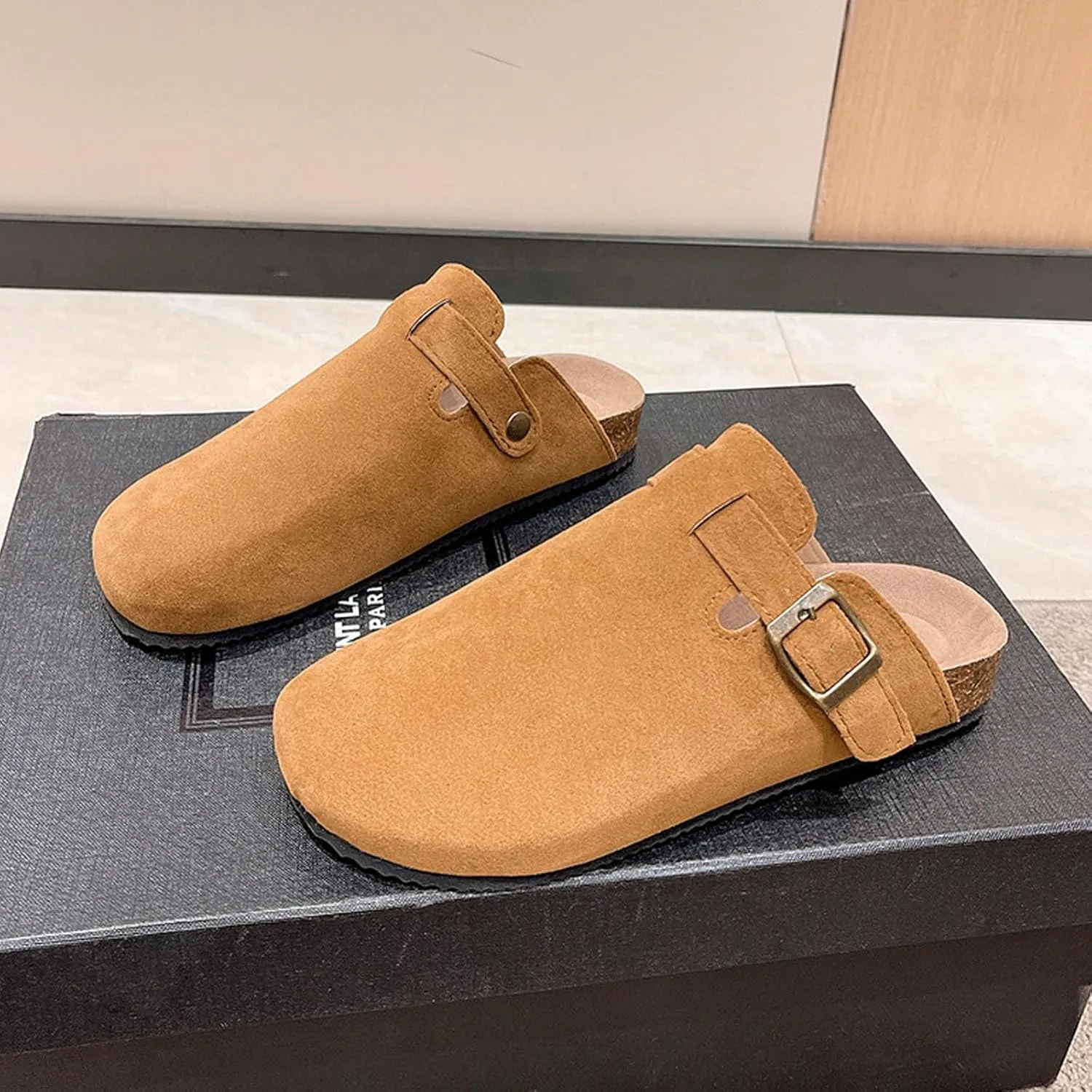 Clogs Slippers Mules House Slippers Corrective shoeswith Arch Support Adjustable Buckle Sandals Suitable for Men Women with Soft Padded Cork Like Insoles Round Toe Shoes