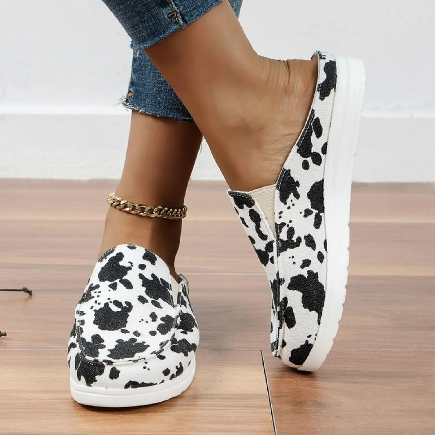 Cow Print Canvas Shoes for Women Closed Toe Slip On Flat Slippers Casual Comfortable Wide Width Print Sandals Breathable Lightweight Walking Mule Sneaker Loafer Going Out Outdoor Sports Loafers