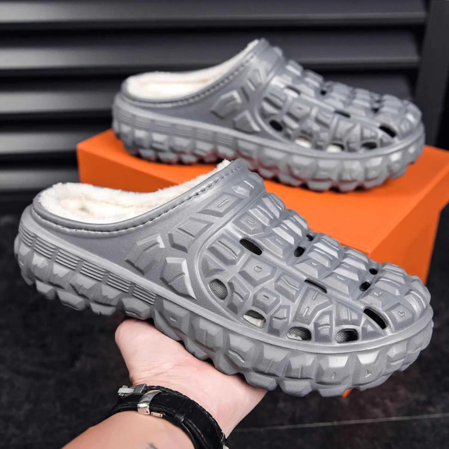 Eliogn Women's and Men's Winter Warm Slippers with Fleece Lining Breathable Clogs Garden Mules for Adults Unisex Home Slippers