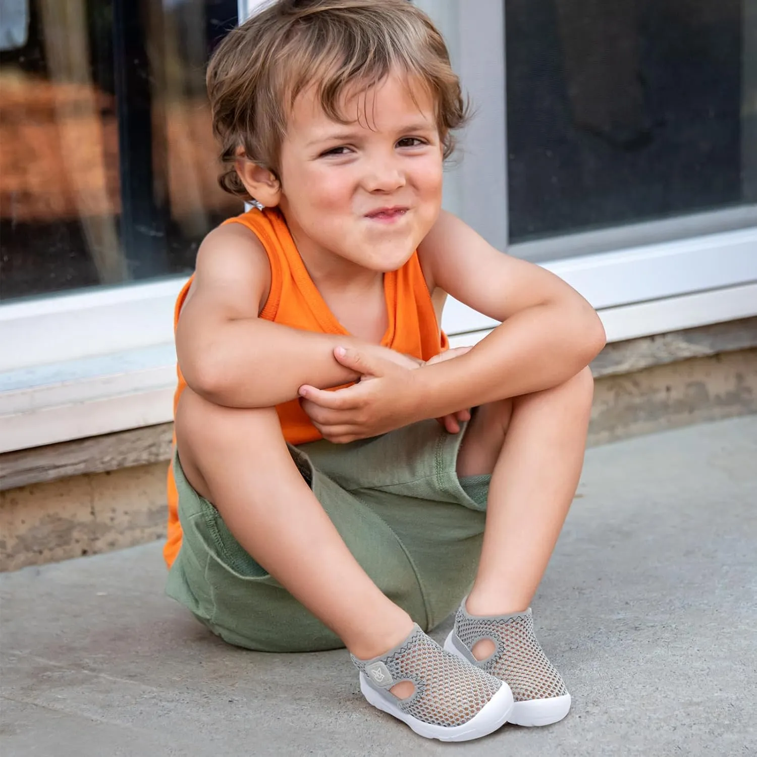 LeIsfIt Toddler Sandals Boys Girls Wide Sandals Kids Water Sandal Shoes Lightweight Barefoot Summer Shoes for Beach Swim
