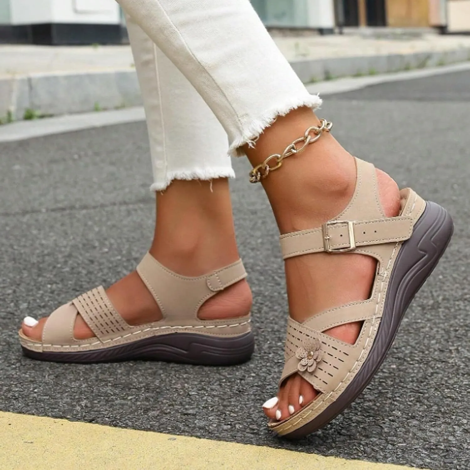 Orthopedic Wide Sandals for Women 2025,Strappy Arch Support Flat Wedge Sandals Walking Sandals Women Open Toe & Ankle Strap Comfortable Platform Slip-On Shoe for Summer Beach, Casual