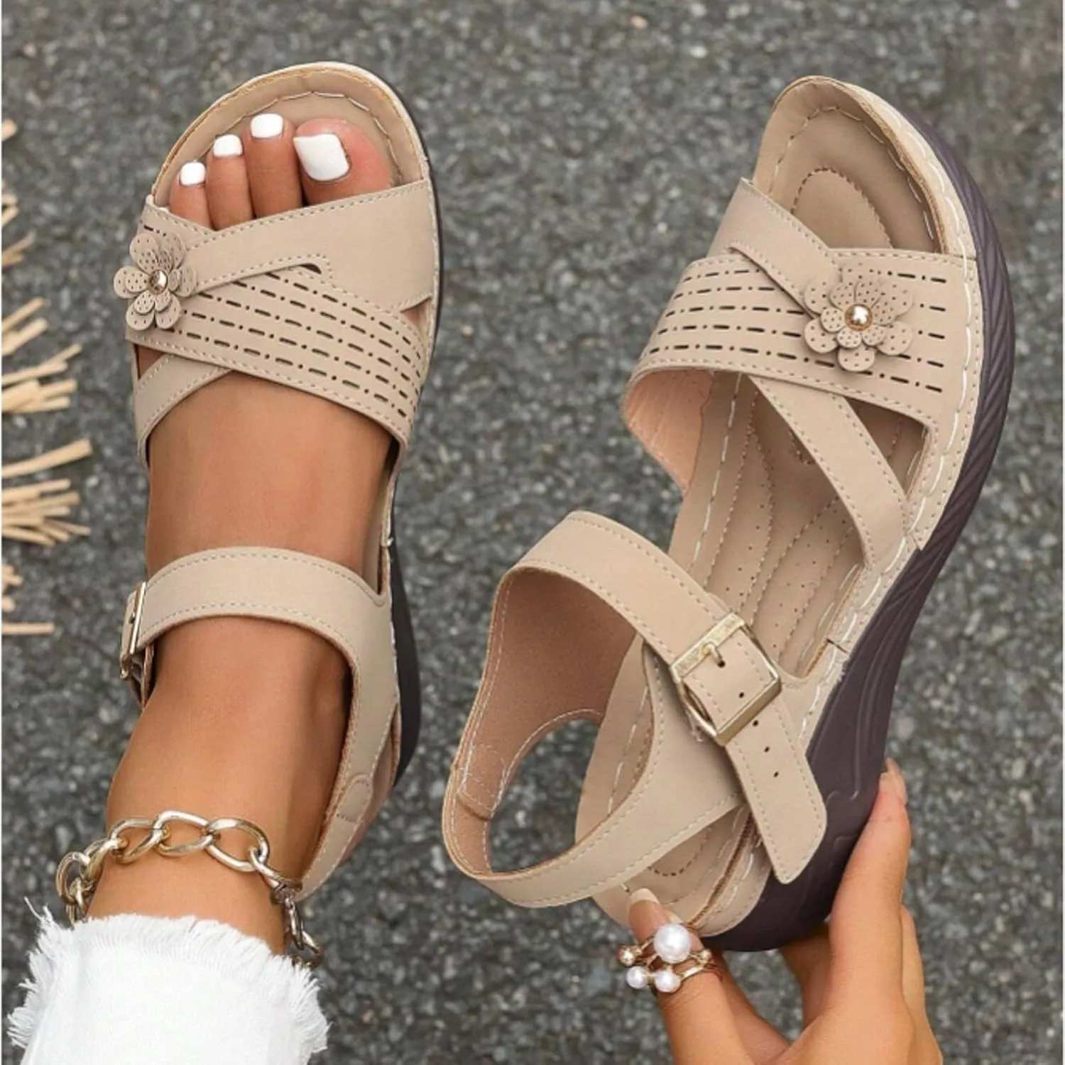 Orthopedic Wide Sandals for Women 2025,Strappy Arch Support Flat Wedge Sandals Walking Sandals Women Open Toe & Ankle Strap Comfortable Platform Slip-On Shoe for Summer Beach, Casual