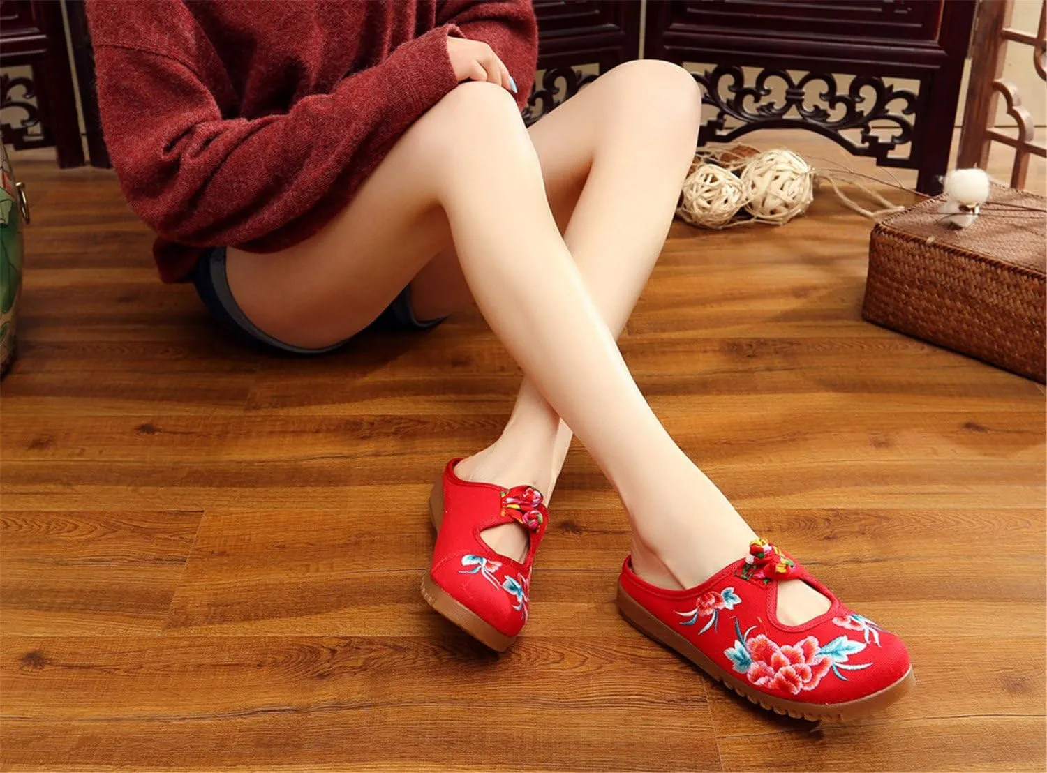Qhome Women's Floral Embroidery Comfortable Casual Canvas Mules House Slippers Oxford Shoes