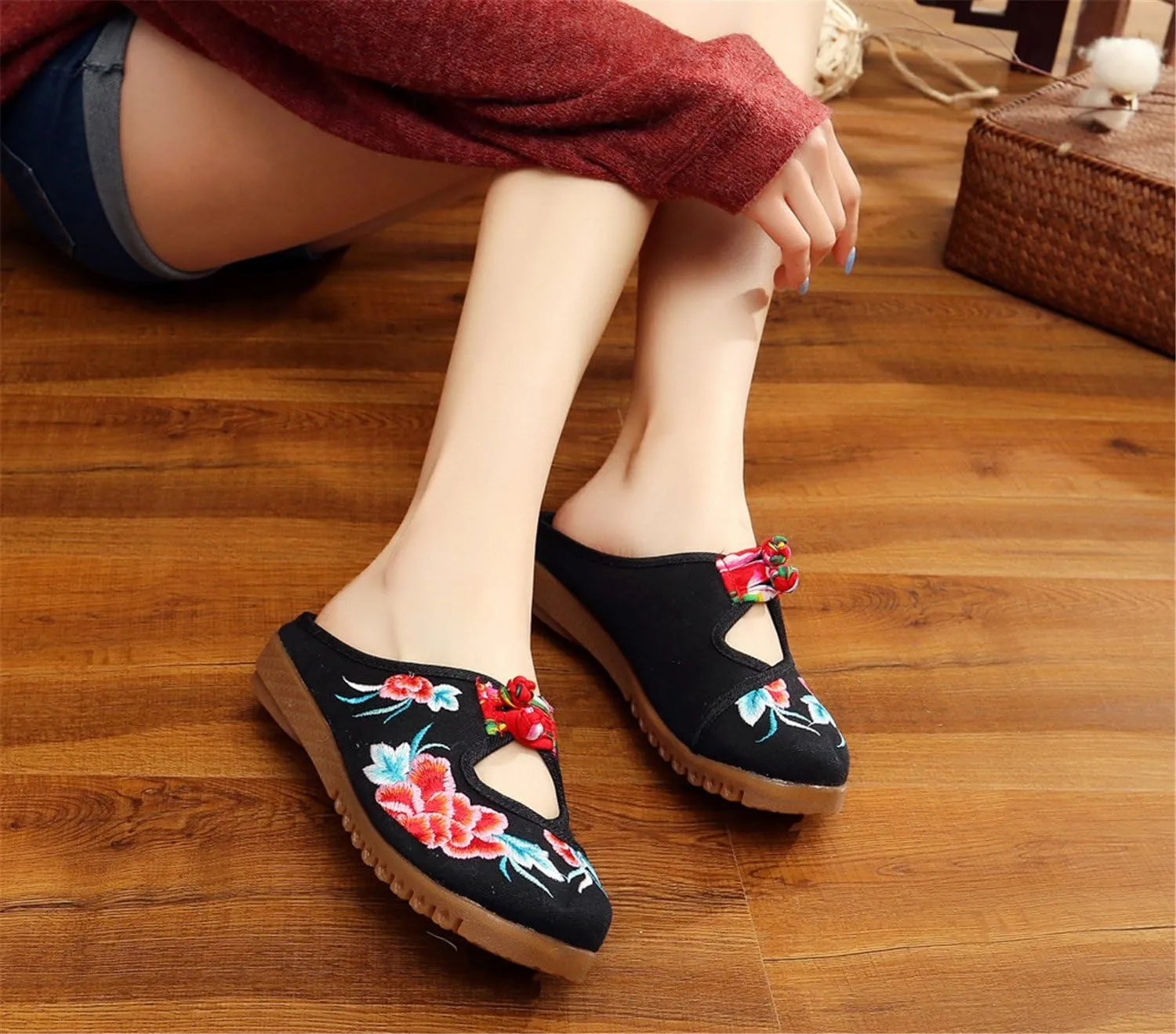 Qhome Women's Floral Embroidery Comfortable Casual Canvas Mules House Slippers Oxford Shoes