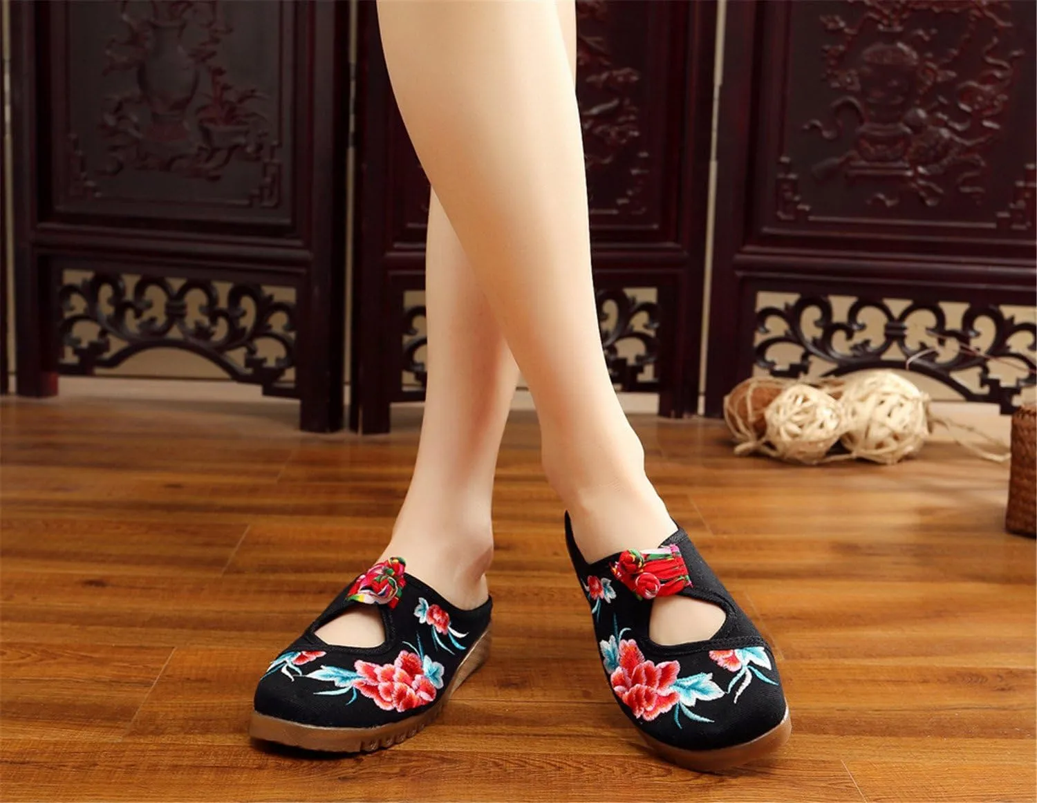 Qhome Women's Floral Embroidery Comfortable Casual Canvas Mules House Slippers Oxford Shoes