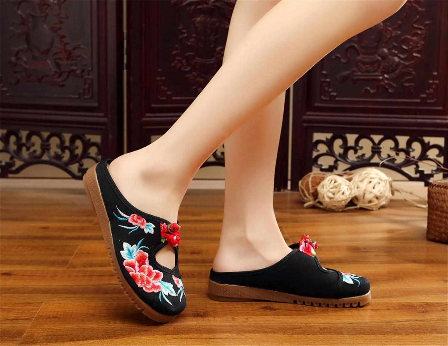 Qhome Women's Floral Embroidery Comfortable Casual Canvas Mules House Slippers Oxford Shoes