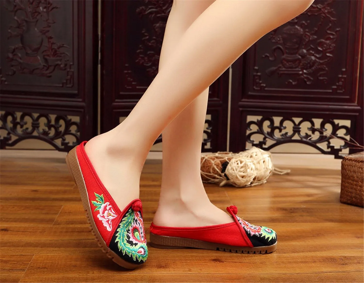 Qhome Women's Floral Embroidery Comfortable Casual Canvas Mules House Slippers Oxford Shoes