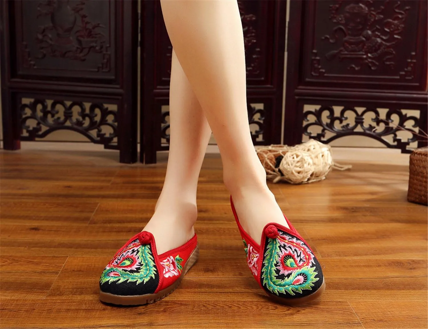 Qhome Women's Floral Embroidery Comfortable Casual Canvas Mules House Slippers Oxford Shoes