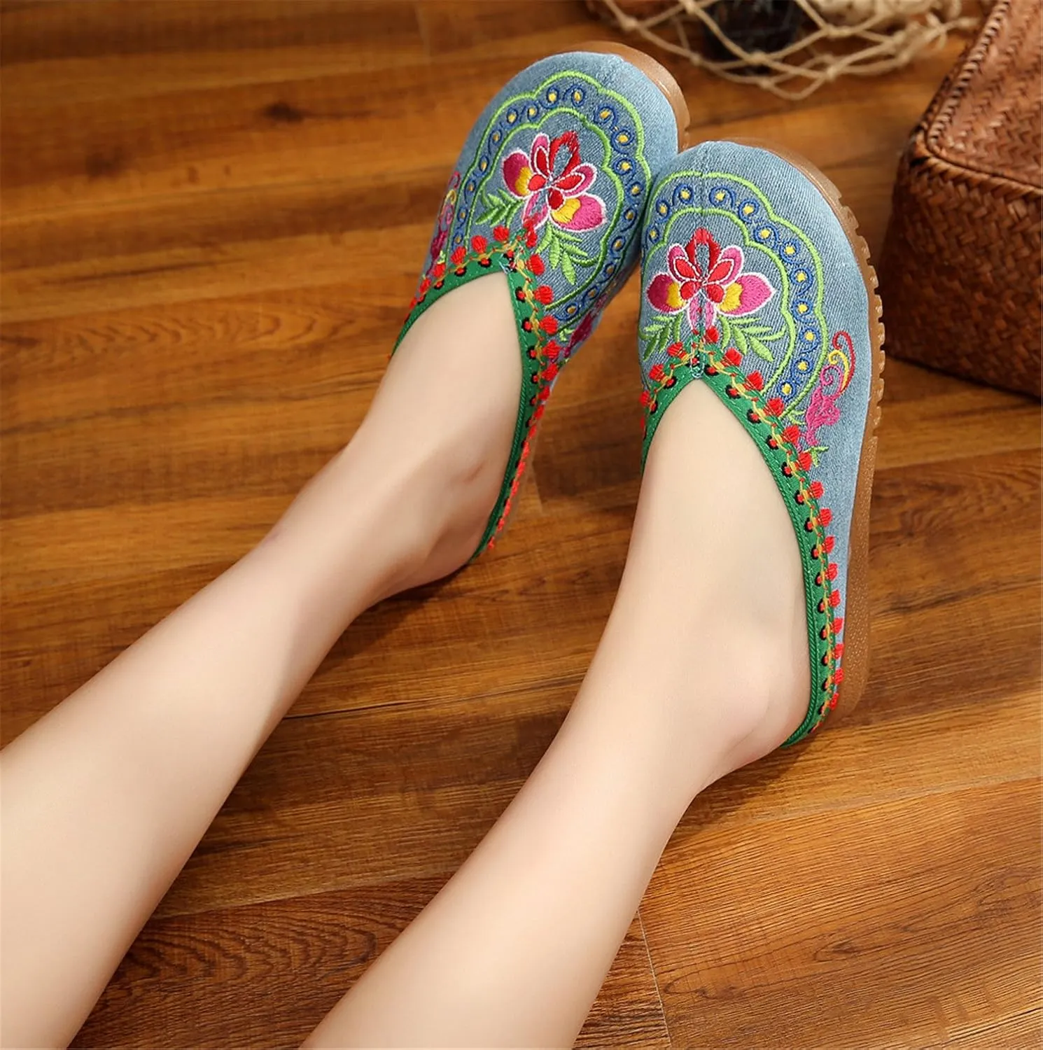 Qhome Women's Floral Embroidery Comfortable Casual Canvas Mules House Slippers Shoes