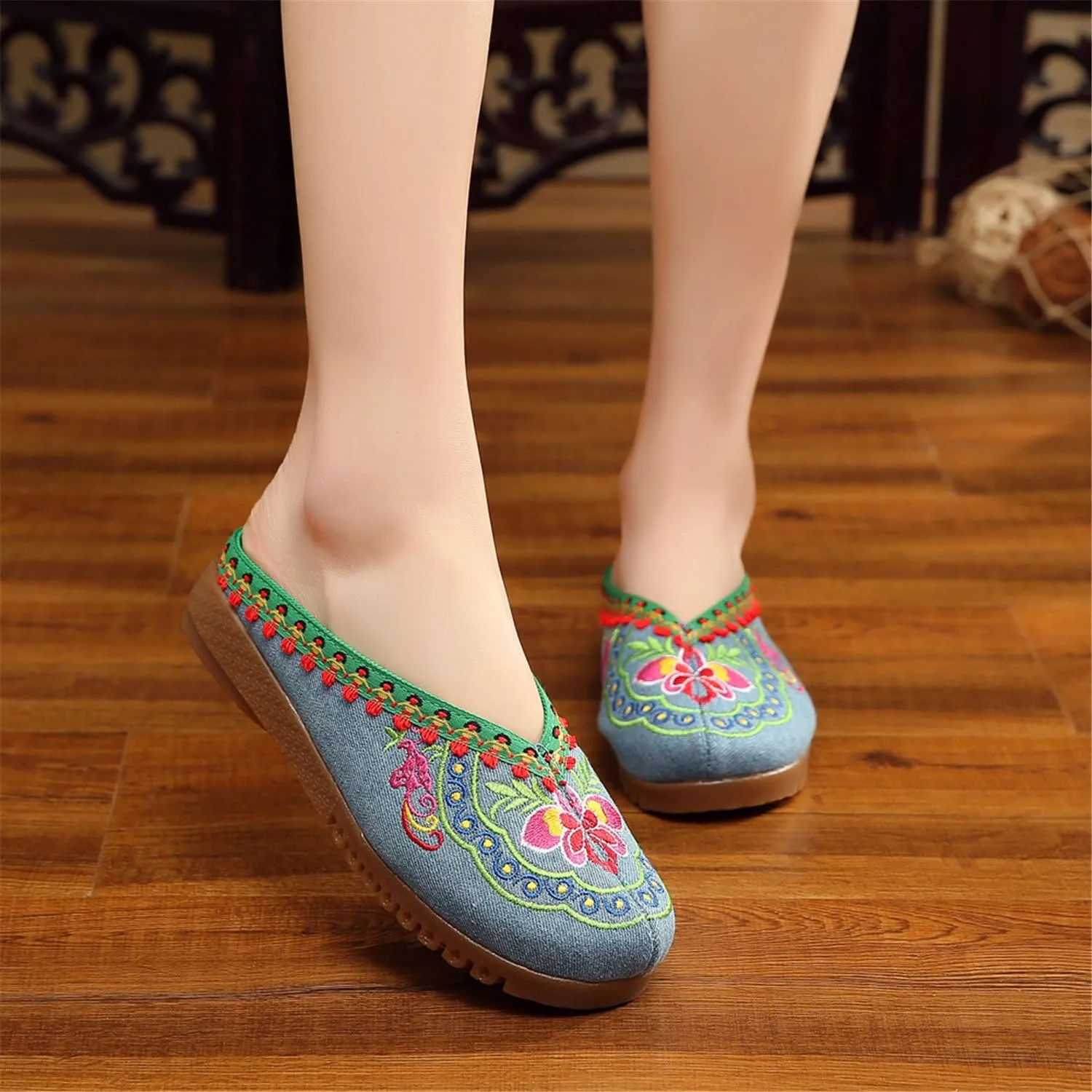 Qhome Women's Floral Embroidery Comfortable Casual Canvas Mules House Slippers Shoes