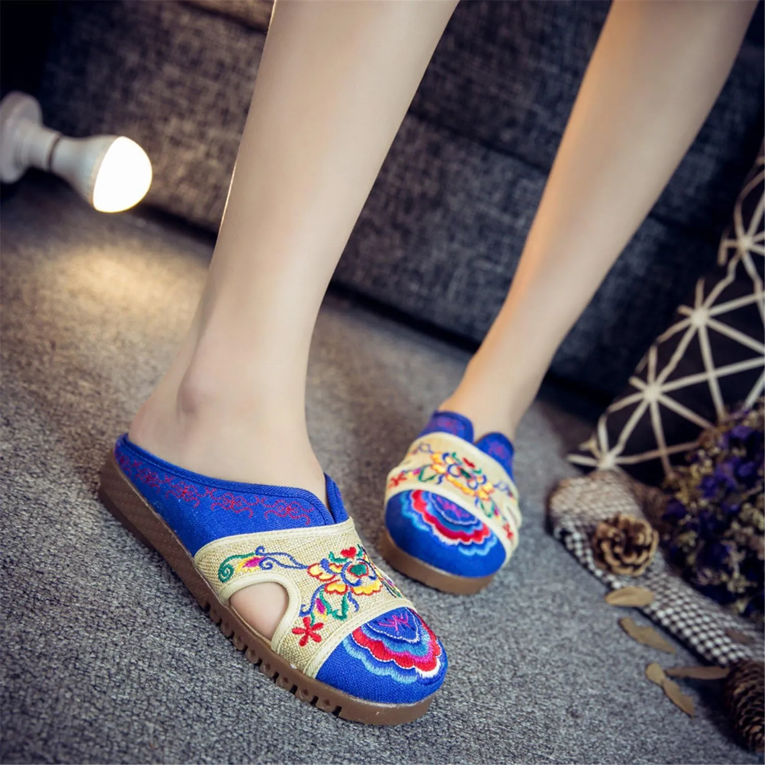 Qhome Women's Floral Embroidery Comfortable Casual Linen Mules House Slippers Oxford Shoes