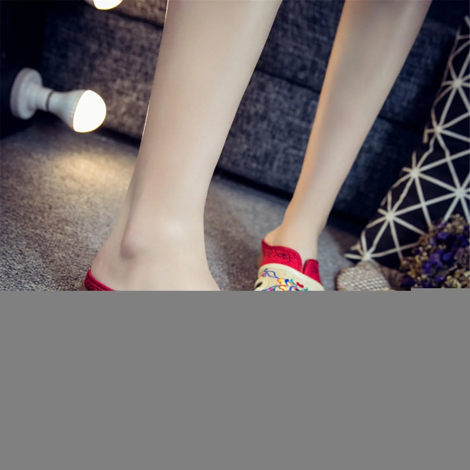 Qhome Women's Floral Embroidery Comfortable Casual Linen Mules House Slippers Oxford Shoes
