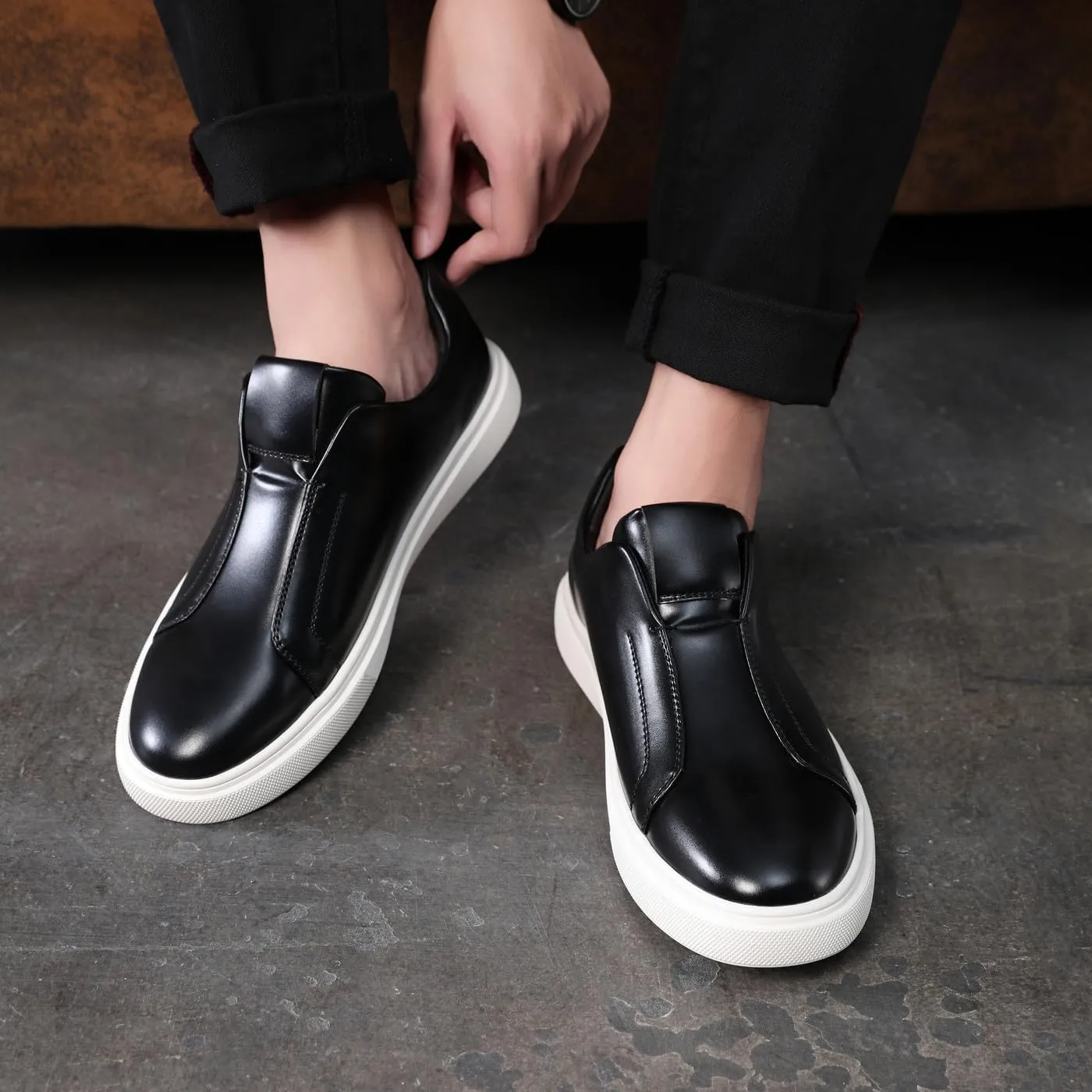 Santimon Men's Slip-On Loafers, Flat EVA Sole, Round Toe Driving Casual Office Business Shoes for Men
