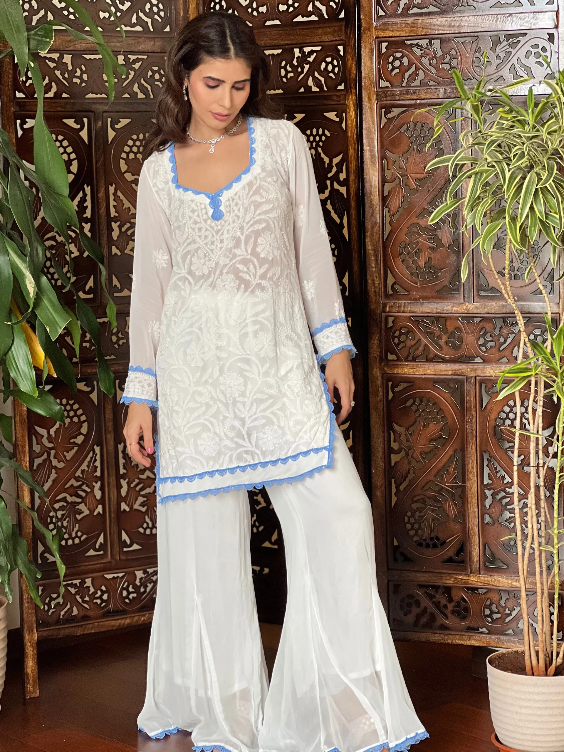 White Royale Short Chikankari Lace Kurta Set (Set of 3)