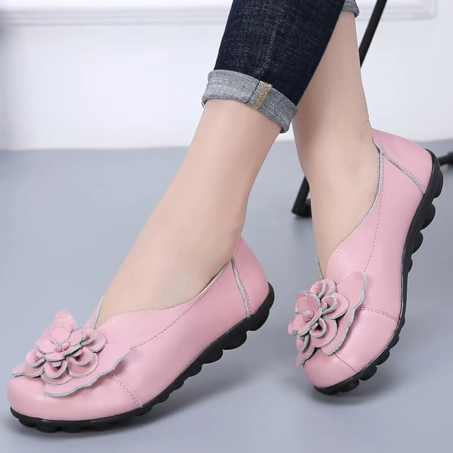 Women's Leather Flowers Loafers Lightweight Comfortable Round Toe Soft Bottom Walking Shoes Summer Casual Slip On Moccasins Driving Flats Outdoor Work Shoes
