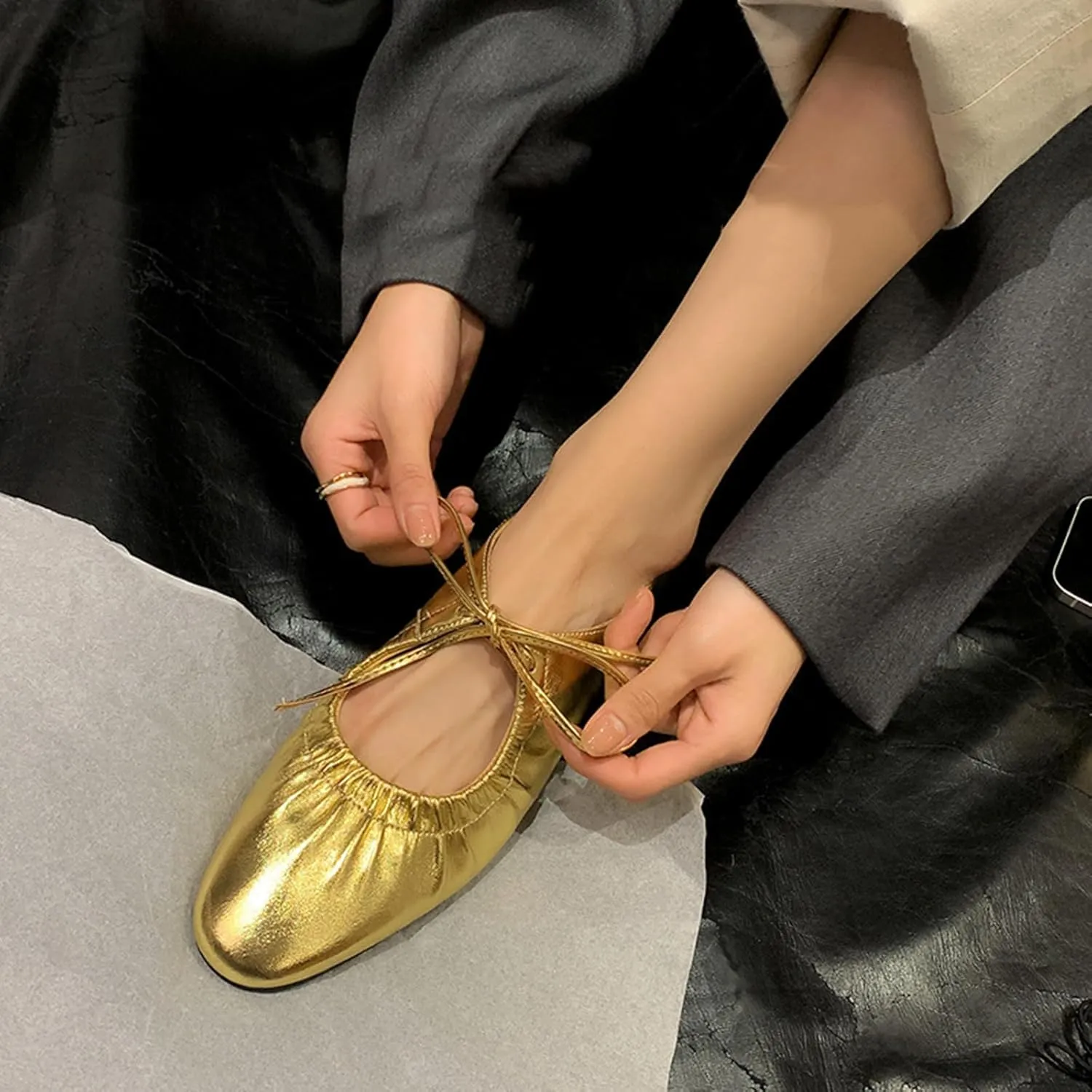 Women's Wrinkled Leather Lace Up Flat Mules Fashion Lace Up Closed Round Toe Shallow Mouth Ballet Shoes Comfortable Lightweight Luxury Casual Business Wedding Dress Shoes