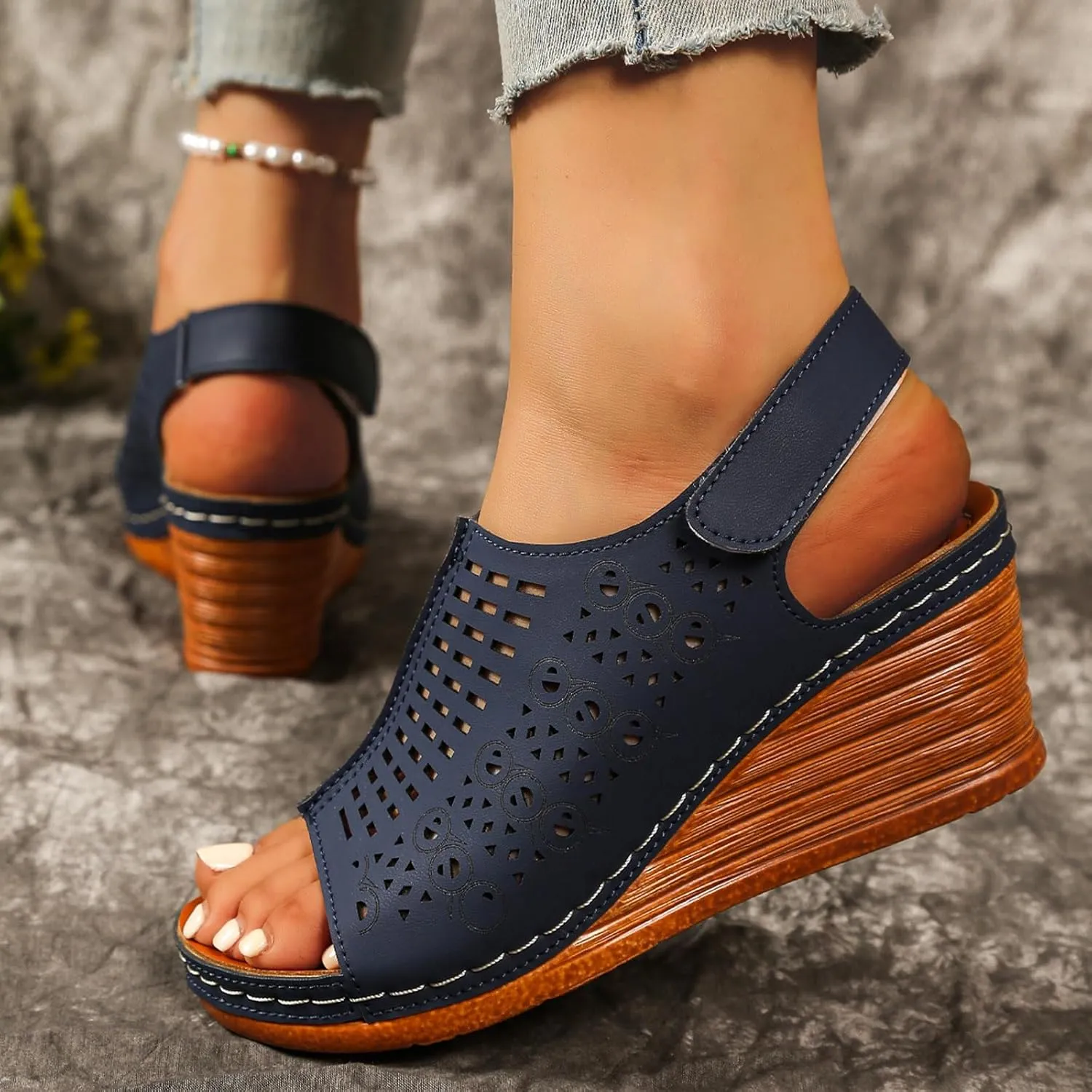 ZSpzx Women Wedge Sandals 2025,Breathable Cut-Out Walking Footwear Hook Loop Strap Indoor/Outdoor Soft Cushion Slides Comfortable Non-Slip Slip-On Vacation Slippers Summer Fashion Daily Wear Peep Toe